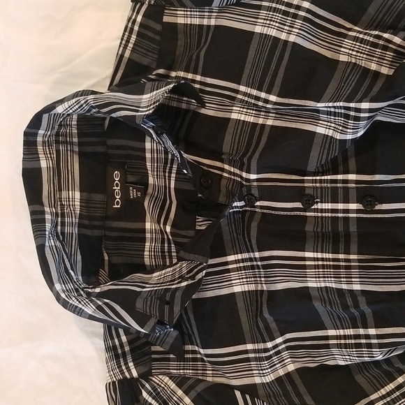 Size XS fitted plaid  poplin shirt by Bebe - Picture 3 of 4